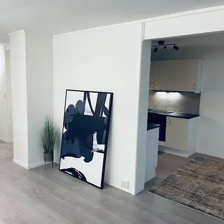 Koselig Og Romslig Leilighet - Parkering - Rolig Svolvær